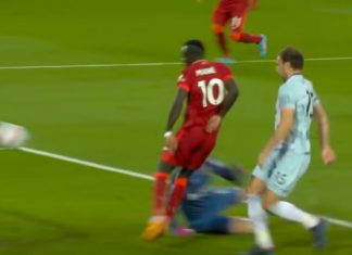 Liverpool defeats West Ham United 1-0 with a goal scored by S. Mane. HIGHLIGHTS