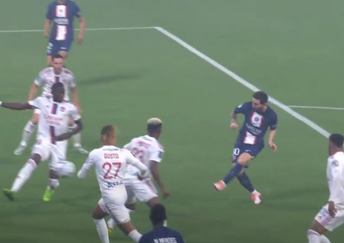 Paris Saint Germain conquers Olympique Lyonnais 1-0 with a goal scored by L. Messi. HIGHLIGHTS