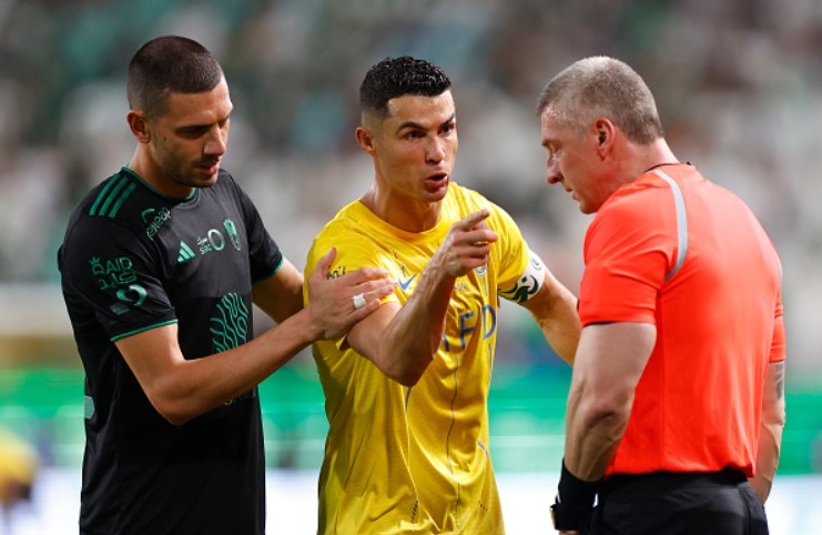Cristiano Ronaldo Disagrees With Referee's Decision Vs Al Ahil