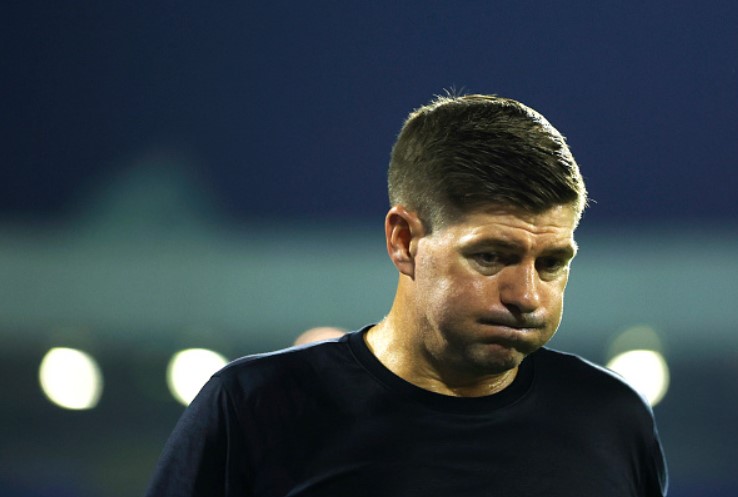 Steven Gerrard Gets Warnings Of To Coach The Team Better From Al Ittifaq Fans