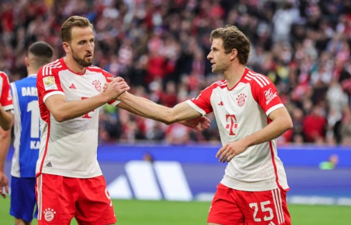 Harry Kane And Thomas Muller Go For Golf
