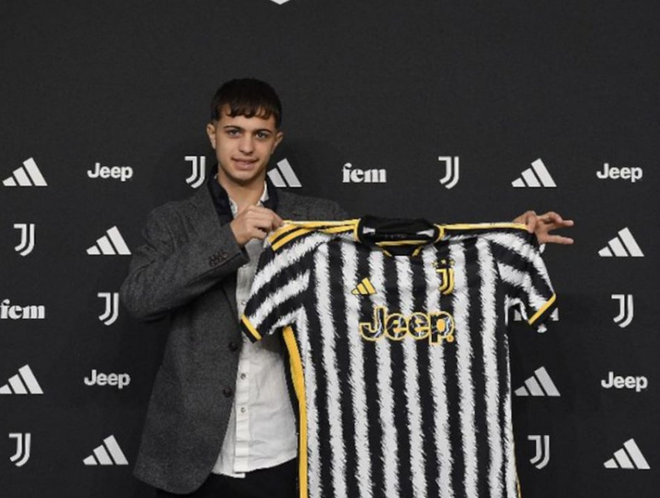 Juventus Signs New Dybala Francisco Martin