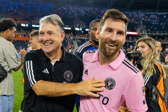 Coach Tata Martino Praises Lionel Messi For His Passion