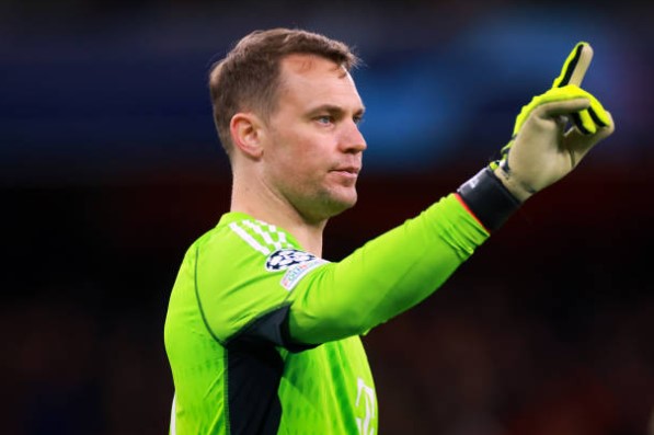 Manuel Neuer Told He Is On Messi Level
