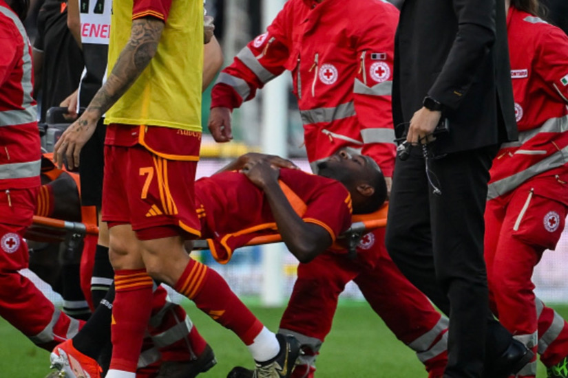 Roma's Evan Ndicka Stretchered Off After Collapsing On The Pitch Against Udinese