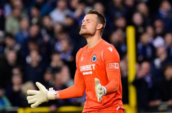 Club Brugge's Keeper Feels Fiorentina Will Win Uecl And Points Out Referee For Mistakes