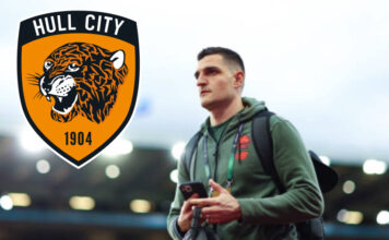 Hull City Eyes Veteran Keeper Vito Mannone